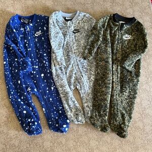 Nike 3M footie pajamas (set of three)